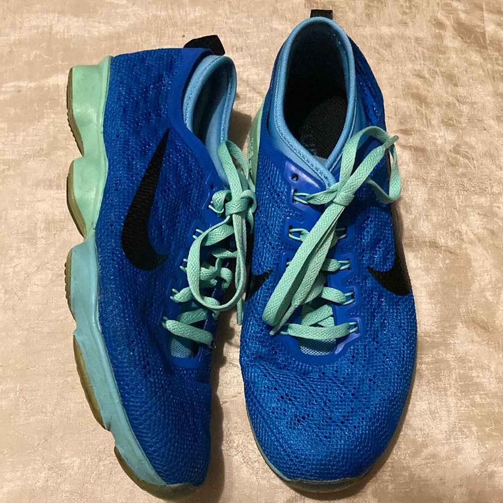NIKE ZOOM FIT AGILITY SIZE 7.5